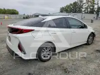 2017 Toyota PRIUS photo