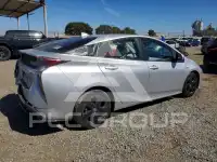 2017 Toyota PRIUS photo