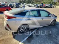 2017 Toyota PRIUS photo