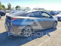2017 Toyota PRIUS photo