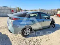 2017 Toyota PRIUS photo