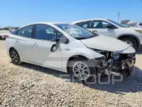 2017 Toyota PRIUS photo