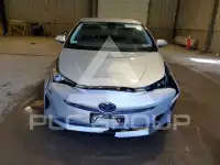 2017 Toyota PRIUS photo