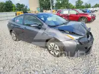 2017 Toyota PRIUS photo