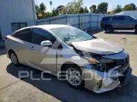 2017 Toyota PRIUS photo