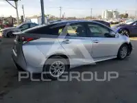2017 Toyota PRIUS photo