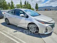 2017 Toyota PRIUS photo