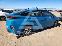 2017 Toyota PRIUS photo
