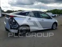 2017 Toyota PRIUS photo