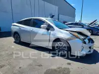 2017 Toyota PRIUS photo