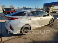 2017 Toyota PRIUS photo