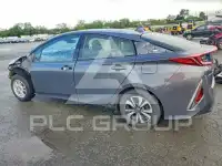 2017 Toyota PRIUS photo