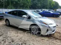 2017 Toyota PRIUS photo