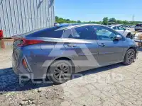 2017 Toyota PRIUS photo