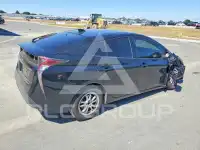 2017 Toyota PRIUS photo