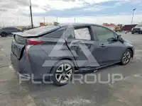 2017 Toyota PRIUS photo