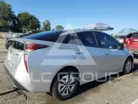 2017 Toyota PRIUS photo