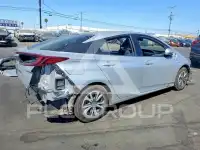 2017 Toyota PRIUS photo