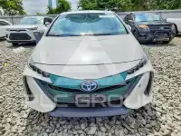 2017 Toyota PRIUS фото