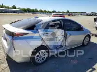 2017 Toyota PRIUS photo