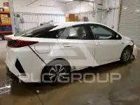2017 Toyota PRIUS photo