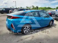 2017 Toyota PRIUS фото