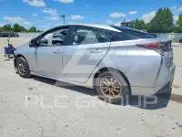 2017 Toyota PRIUS фото