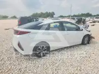 2017 Toyota PRIUS photo
