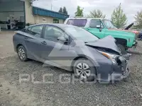 2017 Toyota PRIUS photo