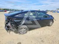 2017 Toyota PRIUS photo