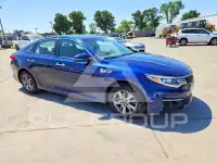 2017 KIA Optima photo