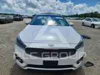 2017 KIA Cadenza photo
