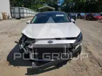 2017 KIA Cadenza photo