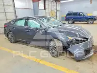 2017 KIA Cadenza photo