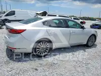 2017 KIA Cadenza photo