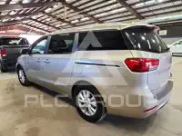 2017 KIA Sedona фото