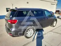 2017 KIA Sedona photo