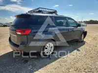 2017 KIA Sedona photo