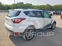 2017 Ford ESCAPE photo
