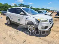 2017 Ford ESCAPE photo