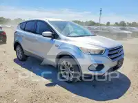 2017 Ford ESCAPE photo