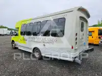 2017 Ford E-450 фото