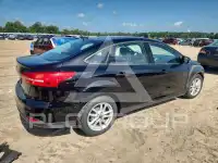 2017 Ford FOCUS photo