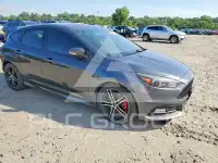 2017 Ford FOCUS фото