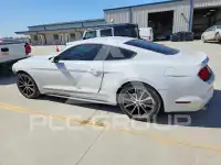 2017 Ford MUSTANG photo