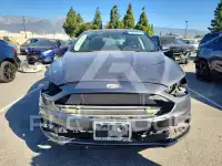 2017 Ford FUSION фото
