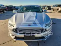 2017 Ford FUSION фото