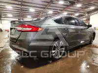 2017 Ford FUSION фото