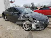 2017 Ford FUSION фото
