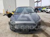 2017 Ford FUSION фото